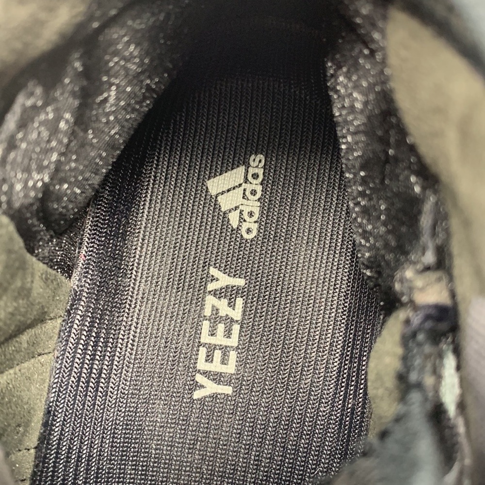 Adidas Yeezy Boost QNTM - Picture 12 of 15